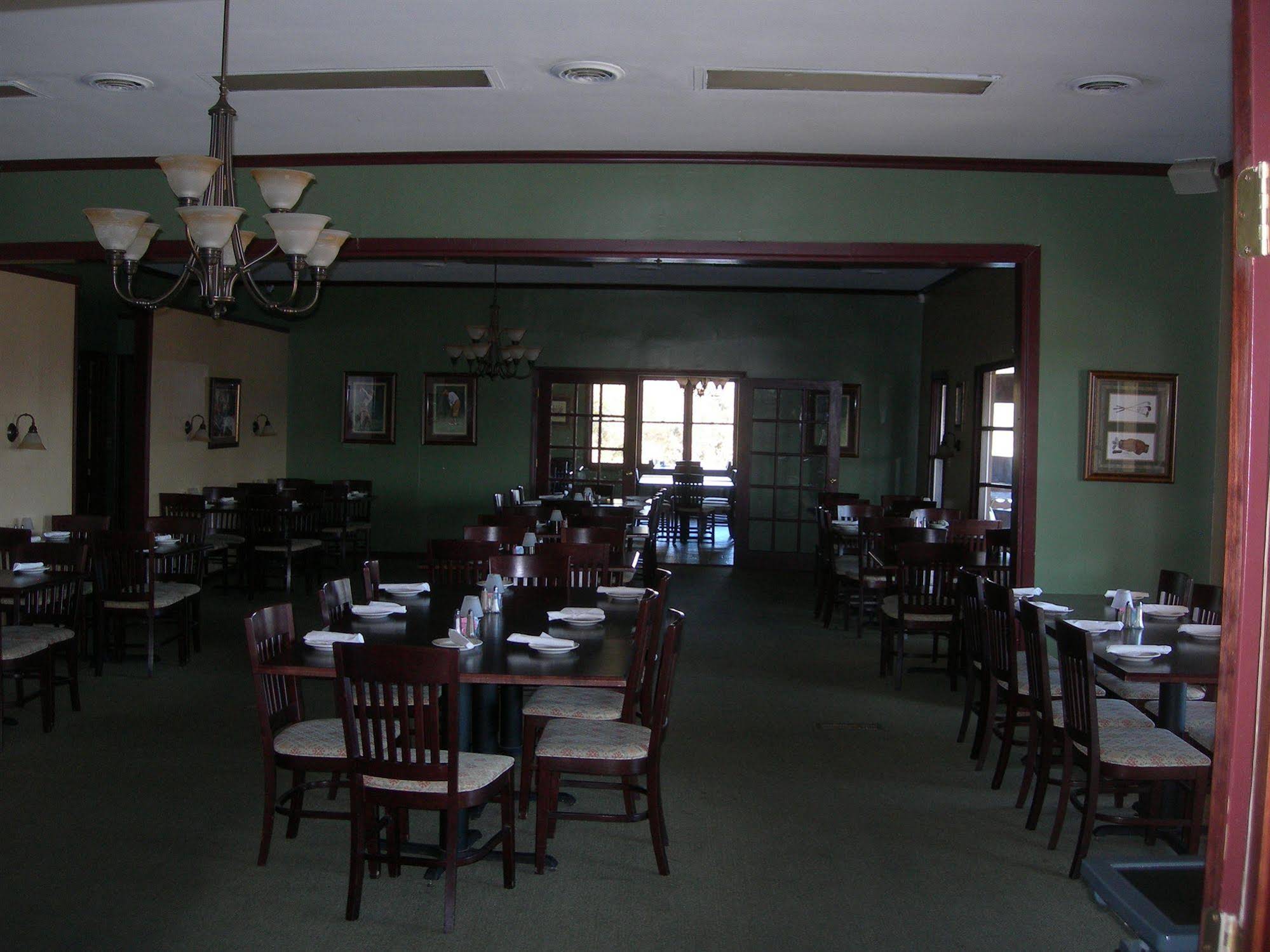 Baneberry Golf and Resort