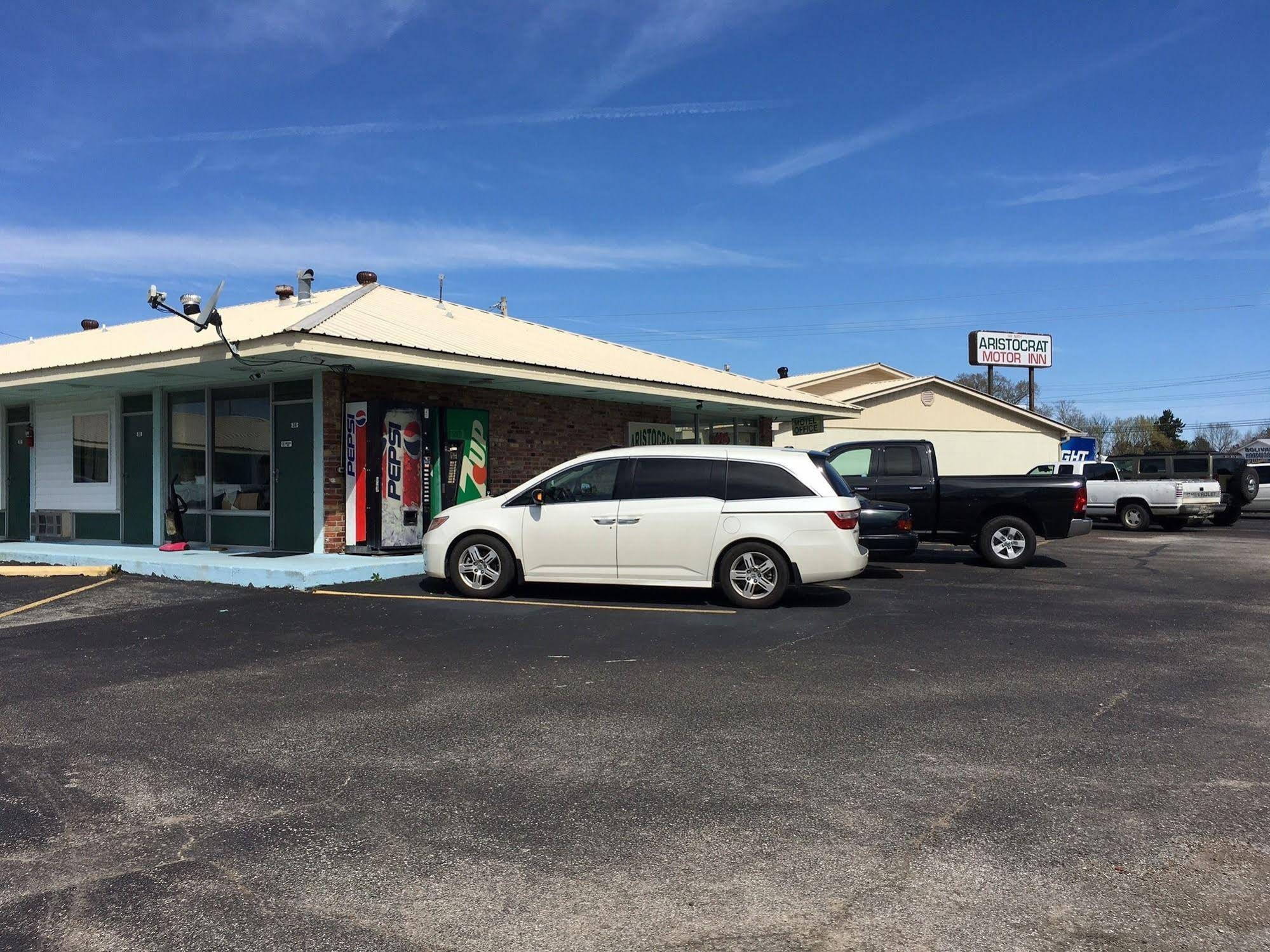 Aristocrat Motor Inn