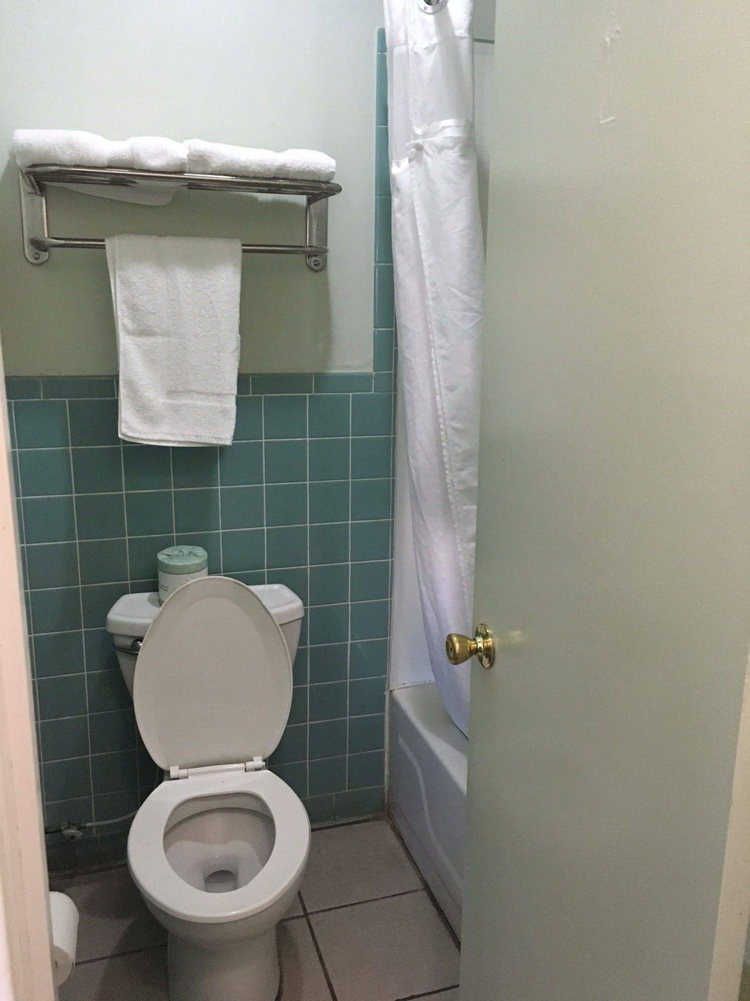 Aristocrat Motor Inn