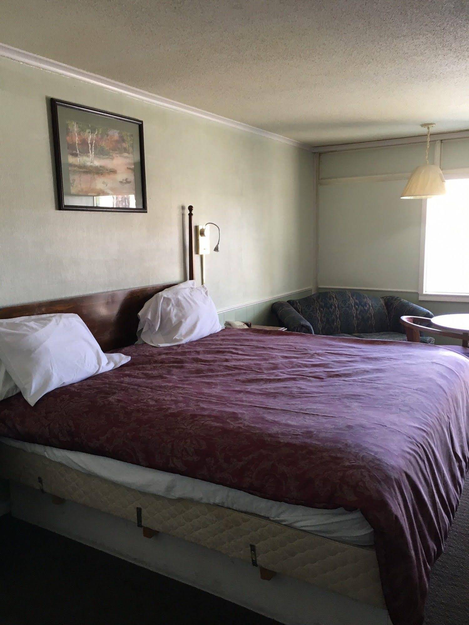 Aristocrat Motor Inn