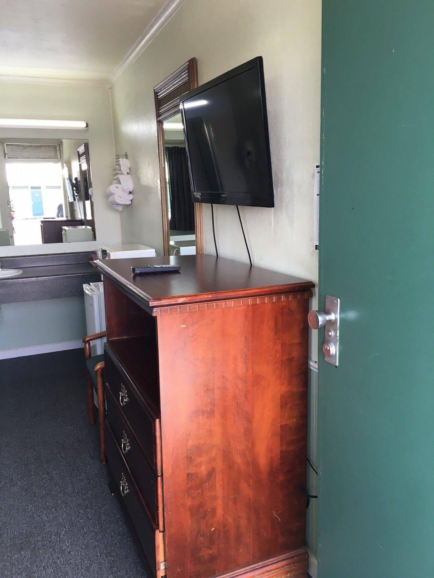 Aristocrat Motor Inn