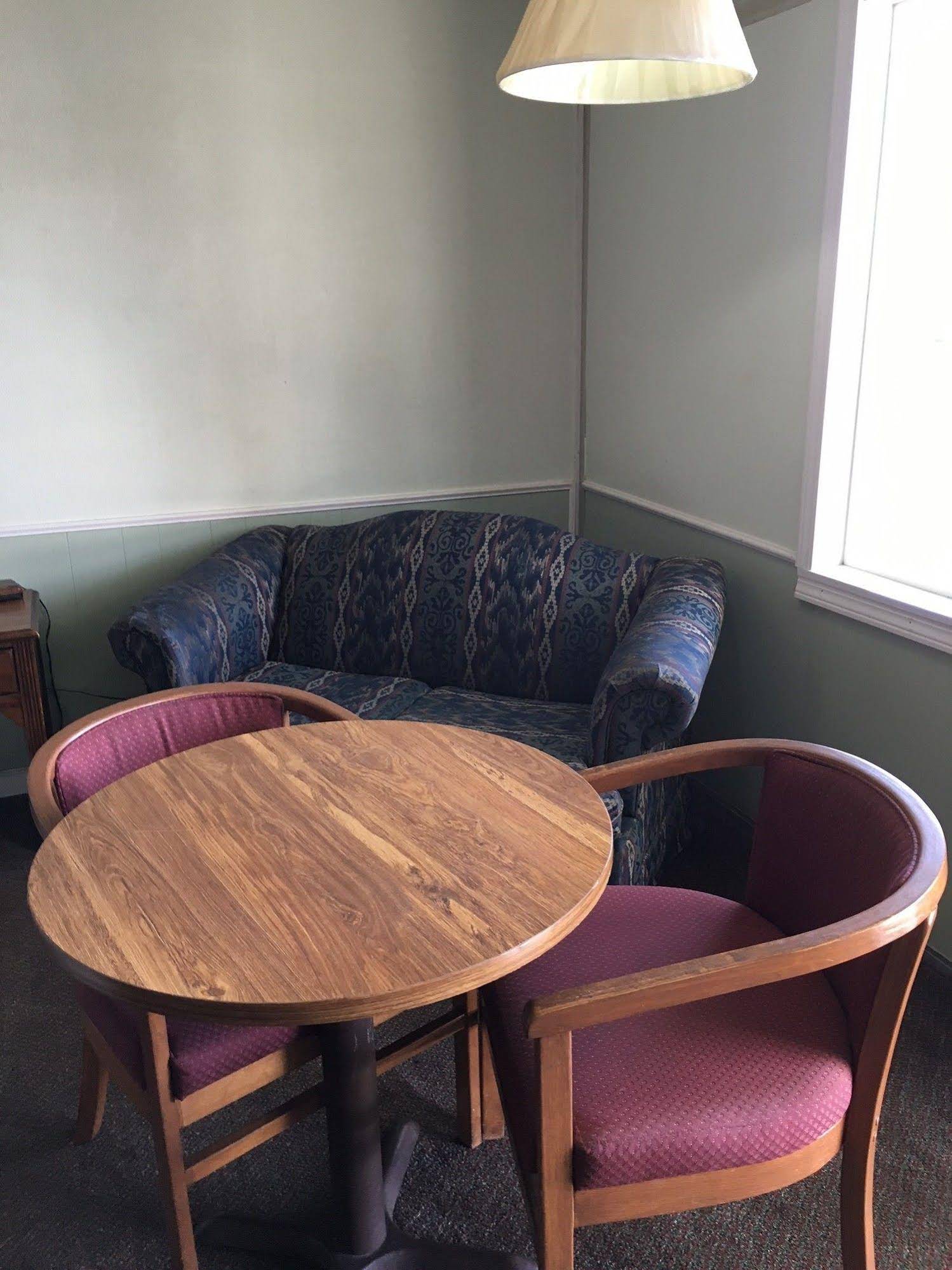 Aristocrat Motor Inn