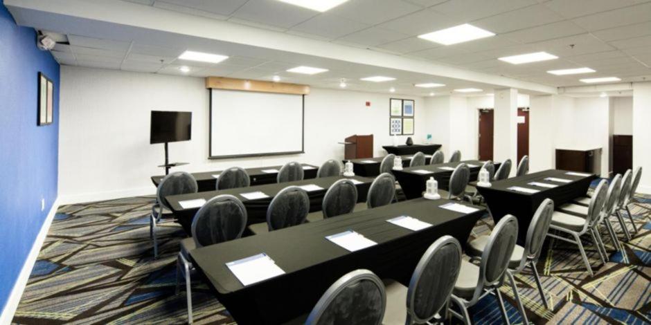 Holiday Inn Express Hotel & Suites Brentwood North - Nashville Area