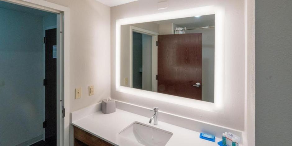 Holiday Inn Express Hotel & Suites Brentwood North - Nashville Area