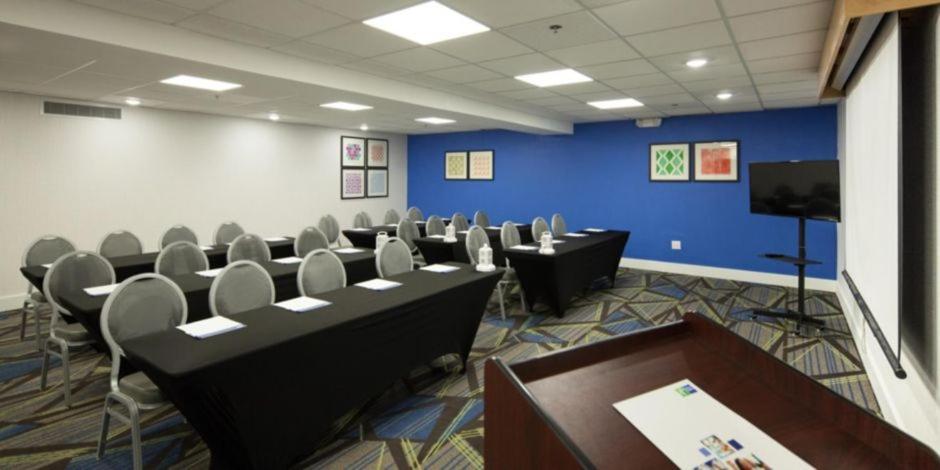 Holiday Inn Express Hotel & Suites Brentwood North - Nashville Area