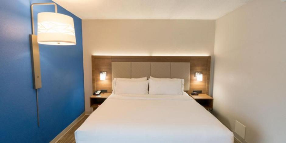 Holiday Inn Express Hotel & Suites Brentwood North - Nashville Area