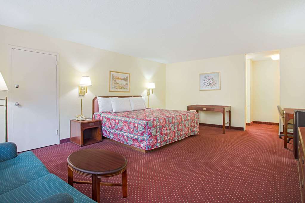 Bristol Parkway inn