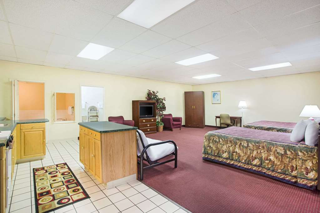 Bristol Parkway inn