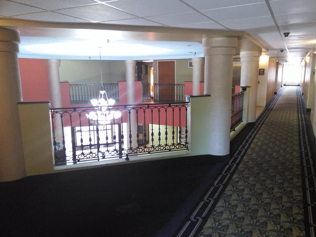 Comfort Inn & Suites Hamilton Place