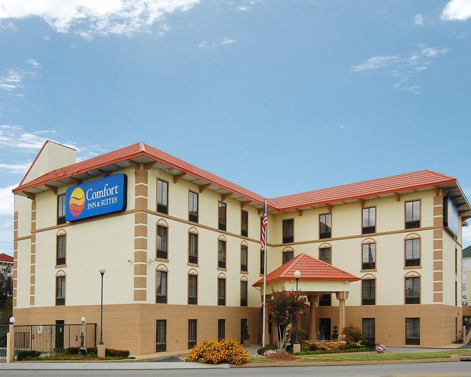 Comfort Inn & Suites Hamilton Place