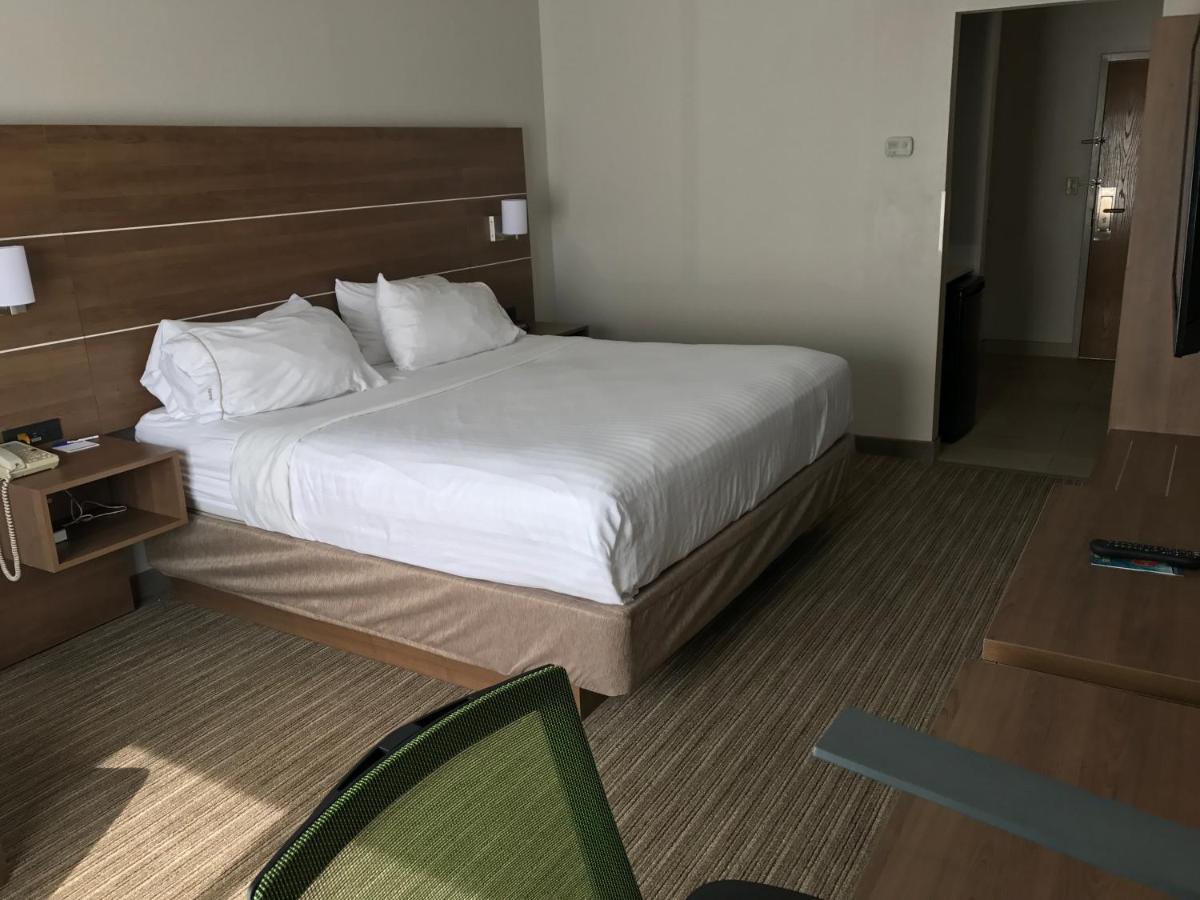 Holiday Inn Express & Suites Chattanooga East Ridge