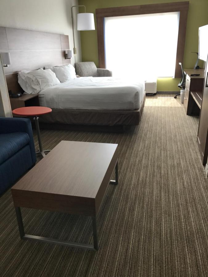 Holiday Inn Express & Suites Chattanooga East Ridge