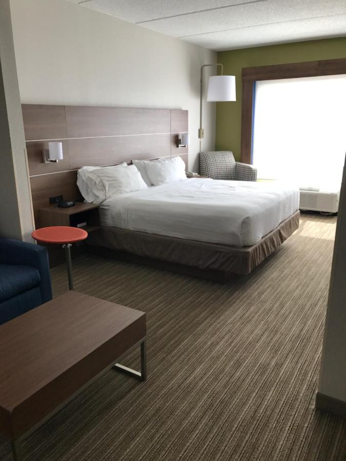 Holiday Inn Express & Suites Chattanooga East Ridge