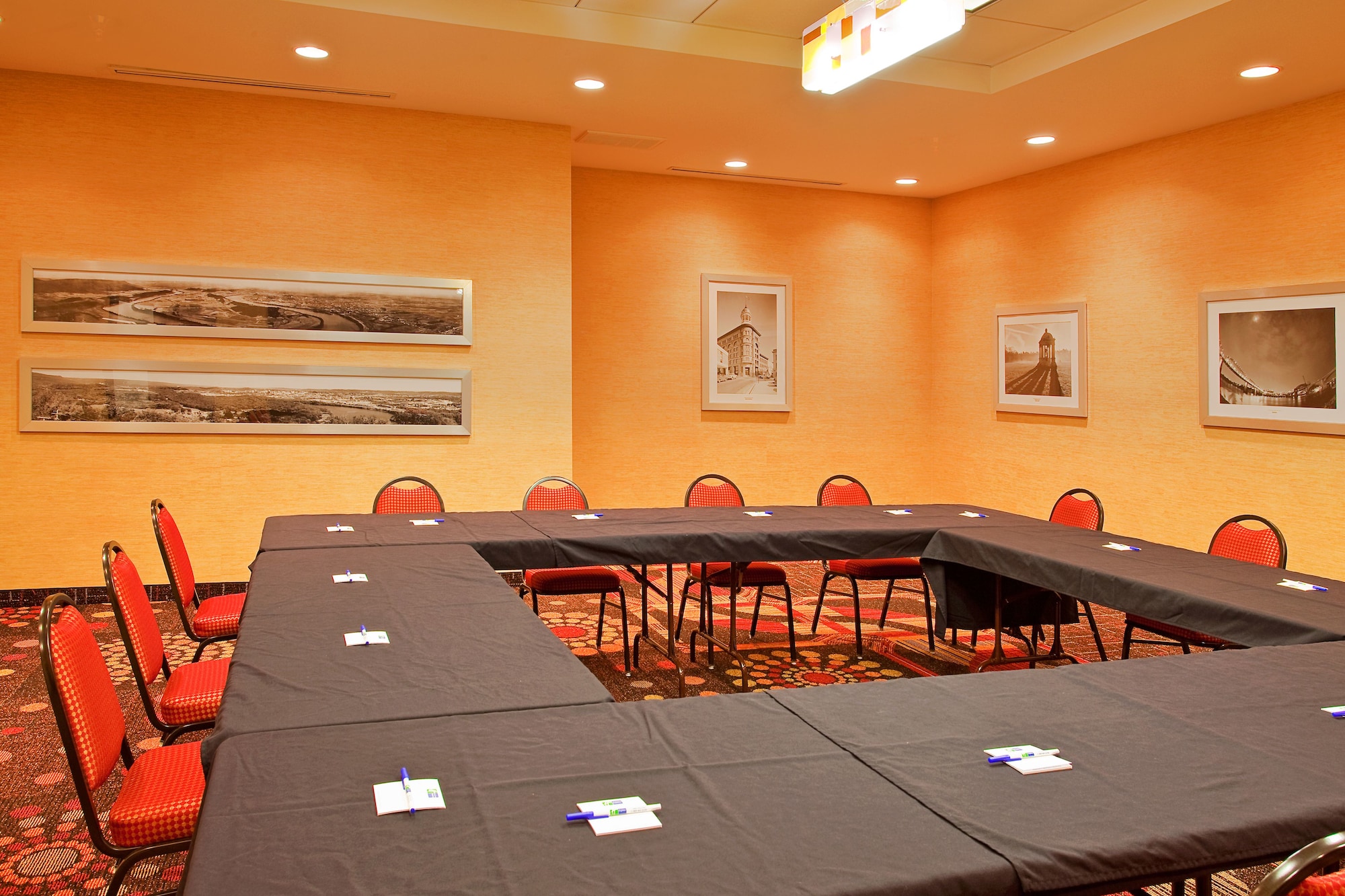 Holiday Inn Express Hotel & Suites Chattanooga Downtown