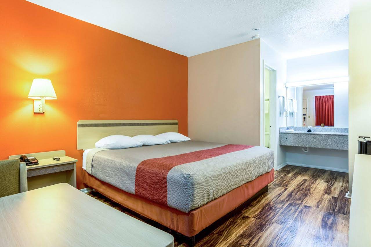 Motel 6 East Ridge #4423