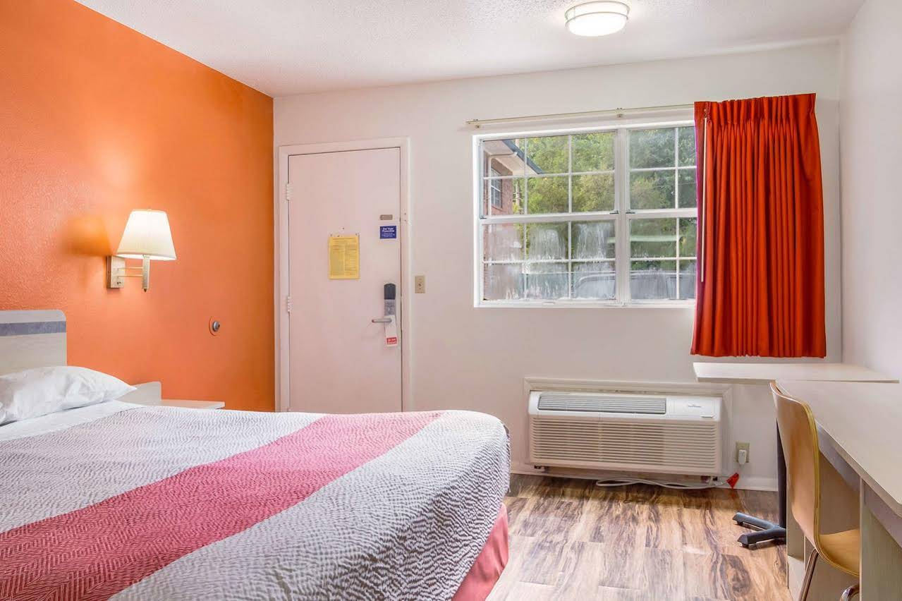 Motel 6 East Ridge #4423