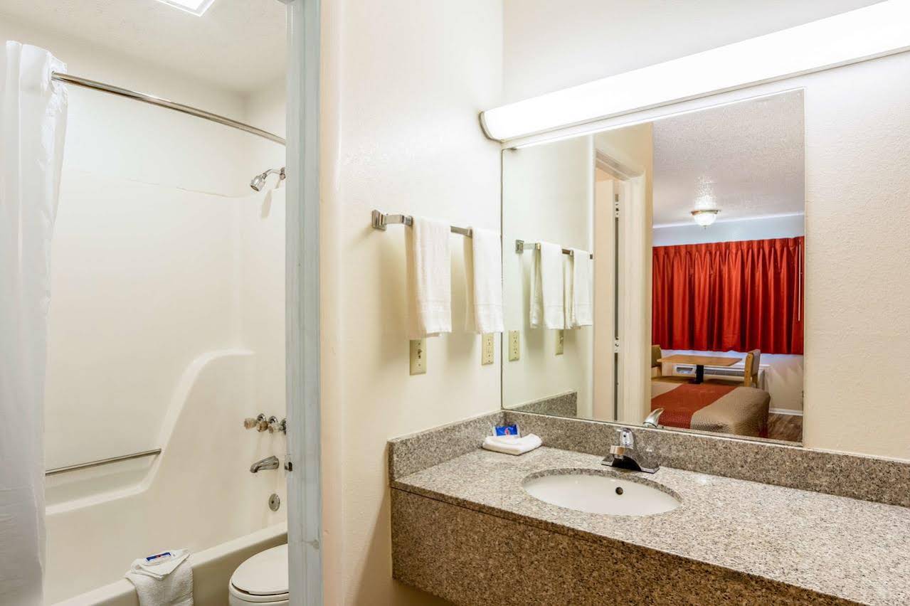 Motel 6 East Ridge #4423