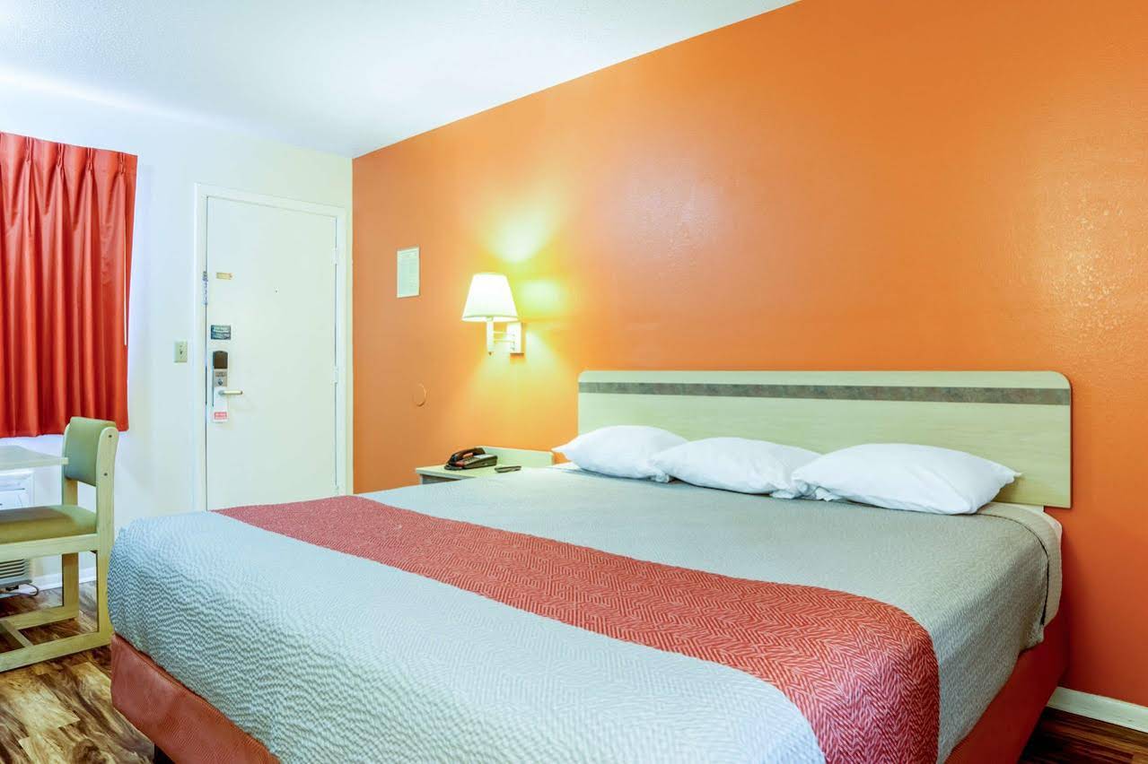 Motel 6 East Ridge #4423