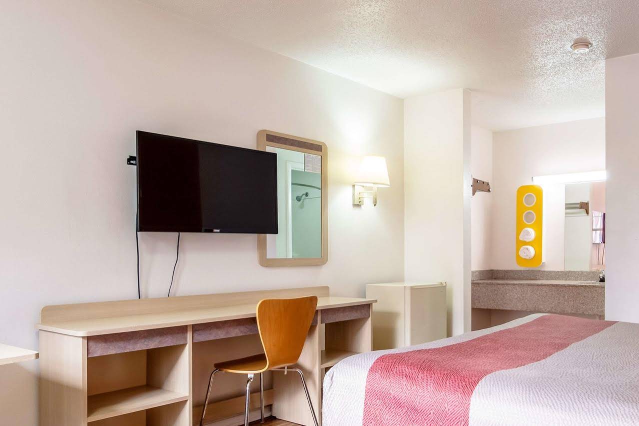 Motel 6 East Ridge #4423