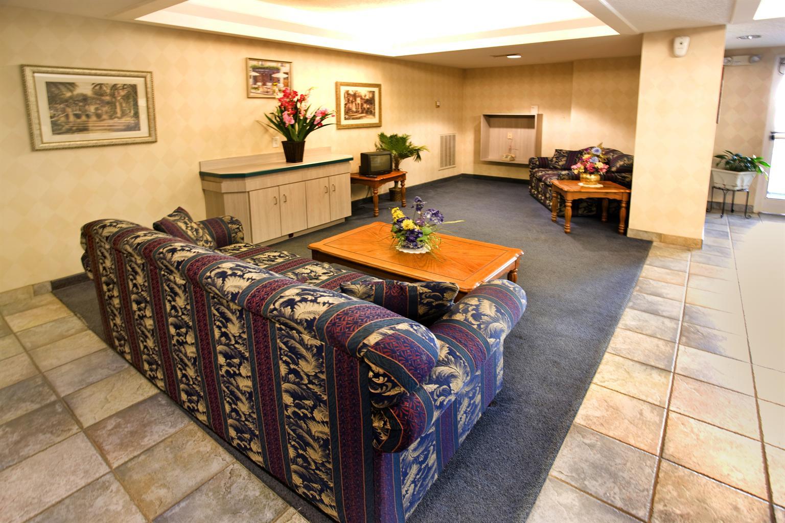Howard Johnson by Wyndham Clarksville Tennessee