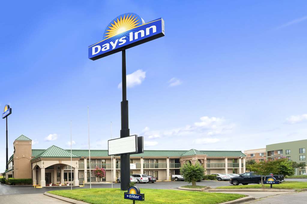 Days Inn by Wyndham Clarksville North