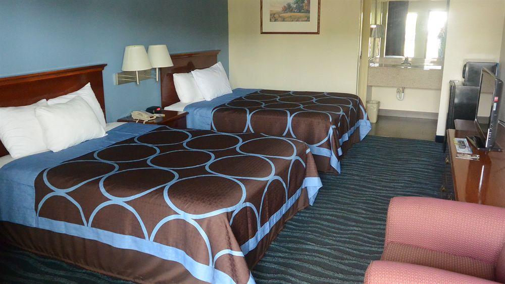 Days Inn by Wyndham Clarksville North