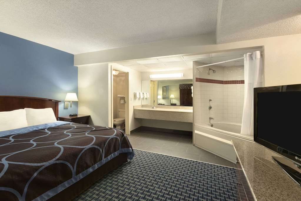 Days Inn by Wyndham Clarksville North