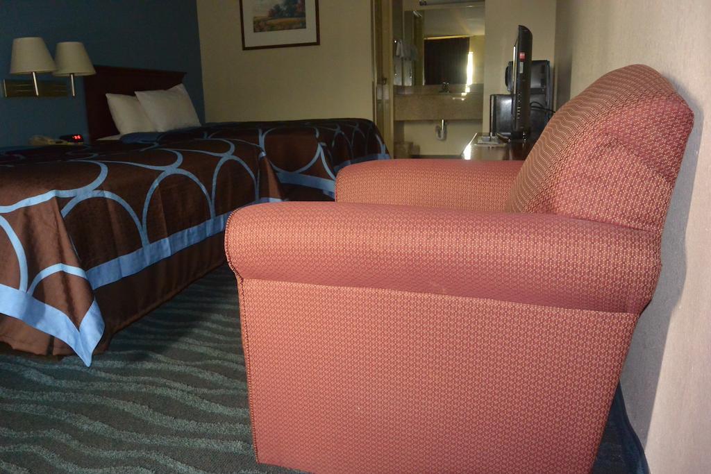 Days Inn by Wyndham Clarksville North