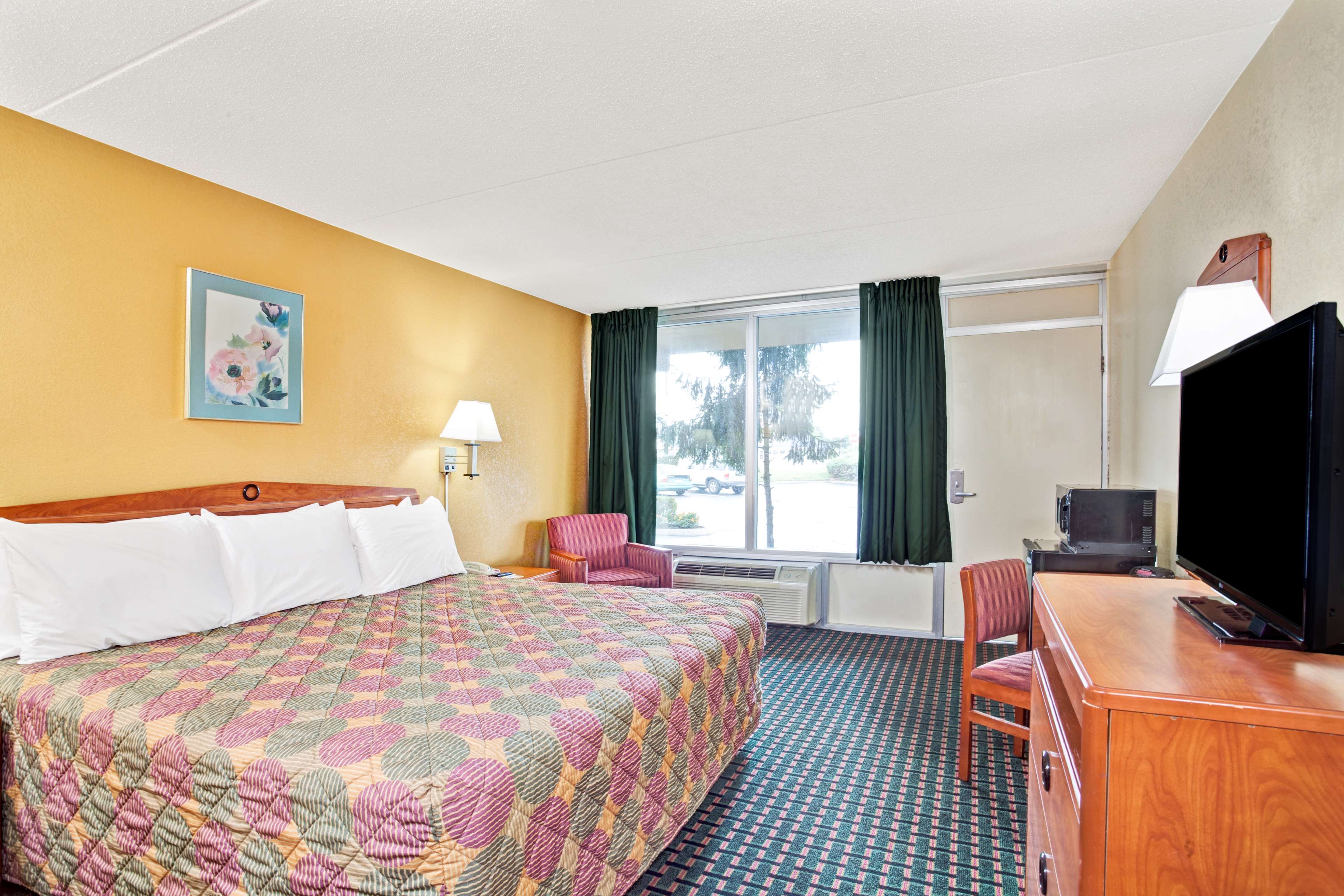 Days Inn by Wyndham Clarksville TN