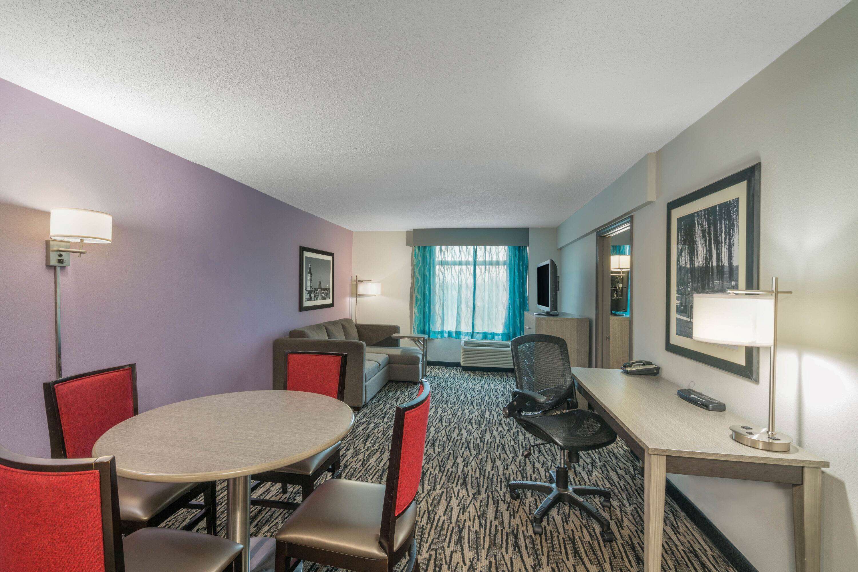 La Quinta Inn & Suites by Wyndham Clarksville