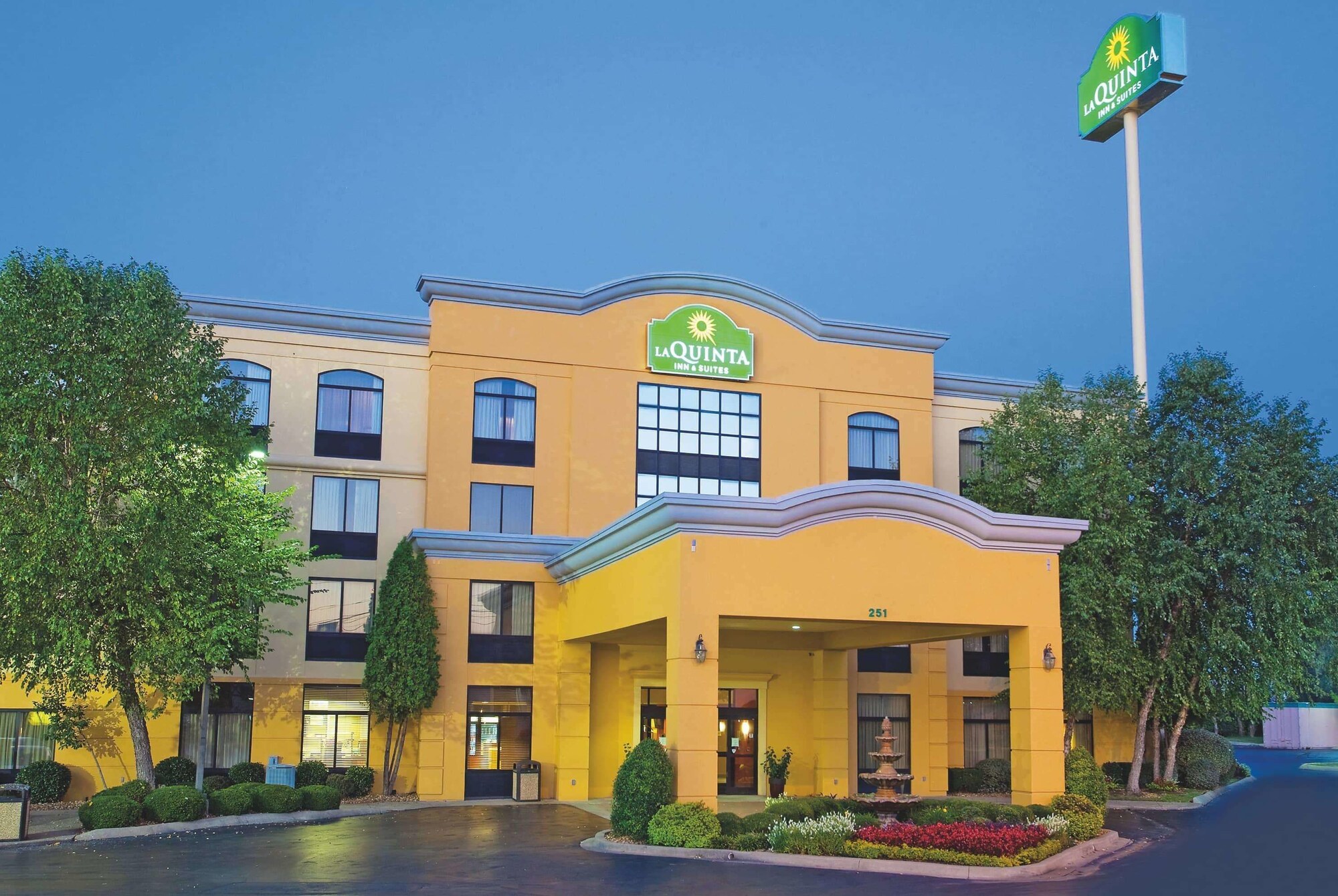 La Quinta Inn & Suites by Wyndham Clarksville