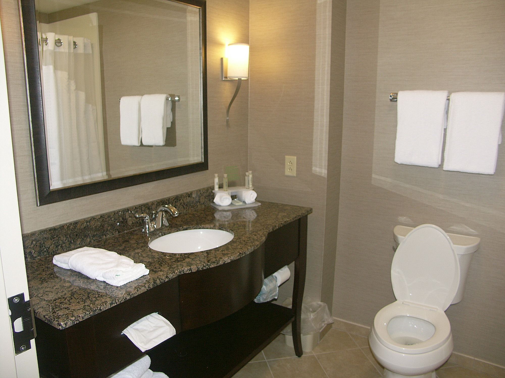Holiday Inn Express Cleveland Northwest