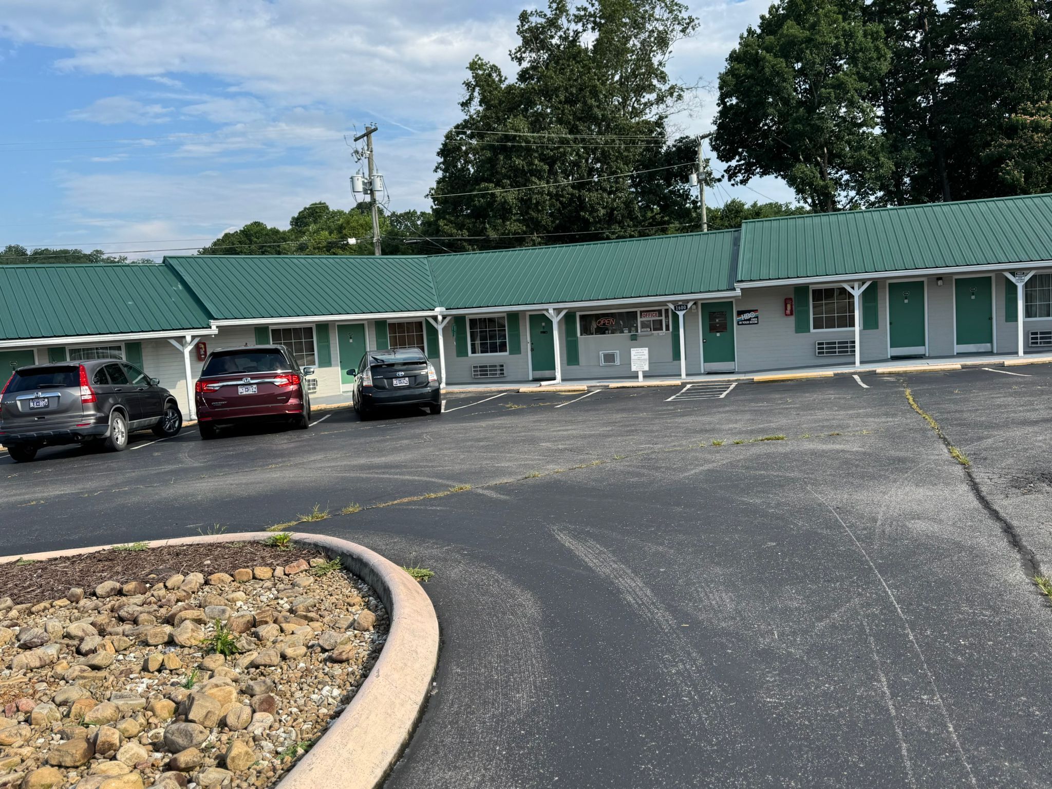 Holiday Motel by Belvilla Cleveland, TN