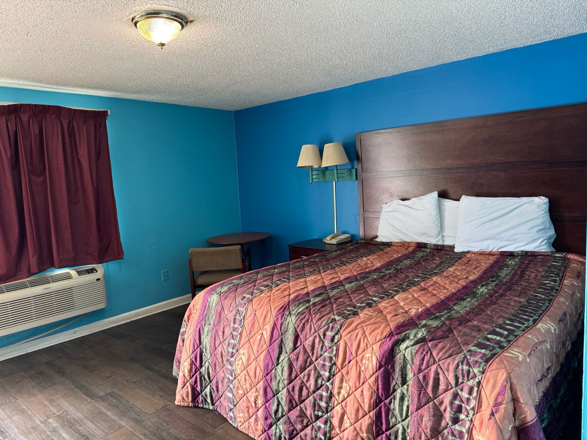 Holiday Motel by Belvilla Cleveland, TN