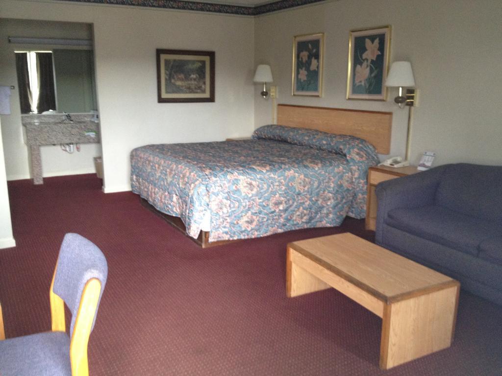 Knights Inn Cleveland