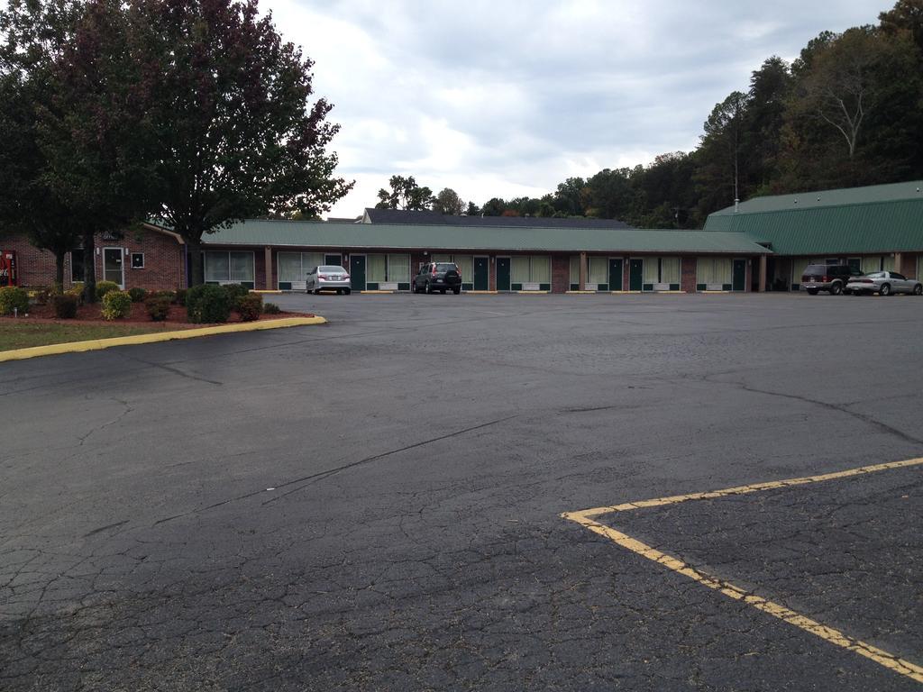 Knights Inn Cleveland