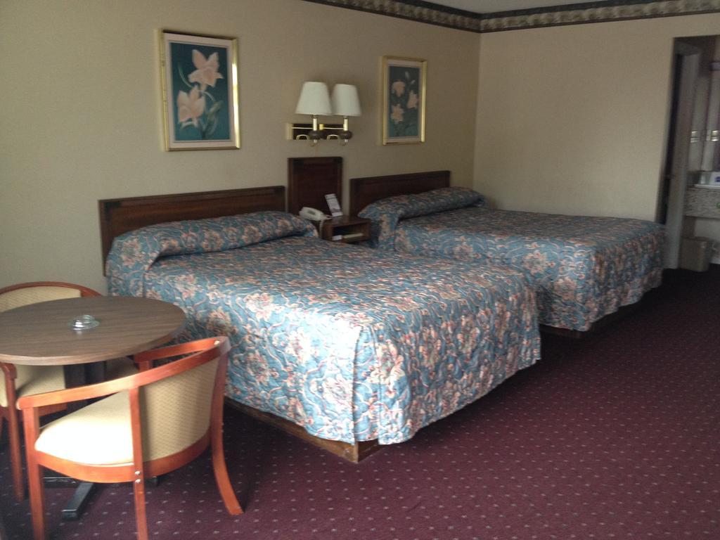 Knights Inn Cleveland