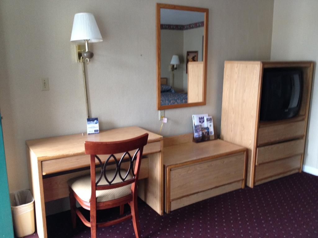 Knights Inn Cleveland