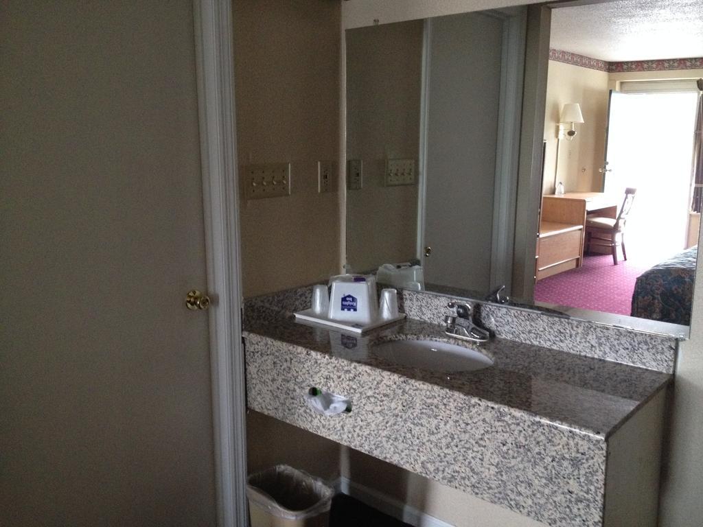 Knights Inn Cleveland