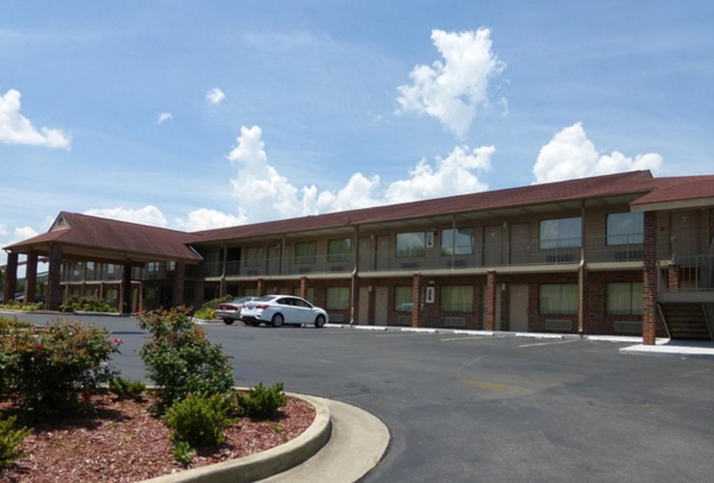 Red Roof Inn & Suites Cleveland