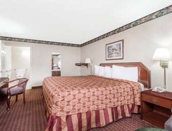 Super 8 by Wyndham Cleveland