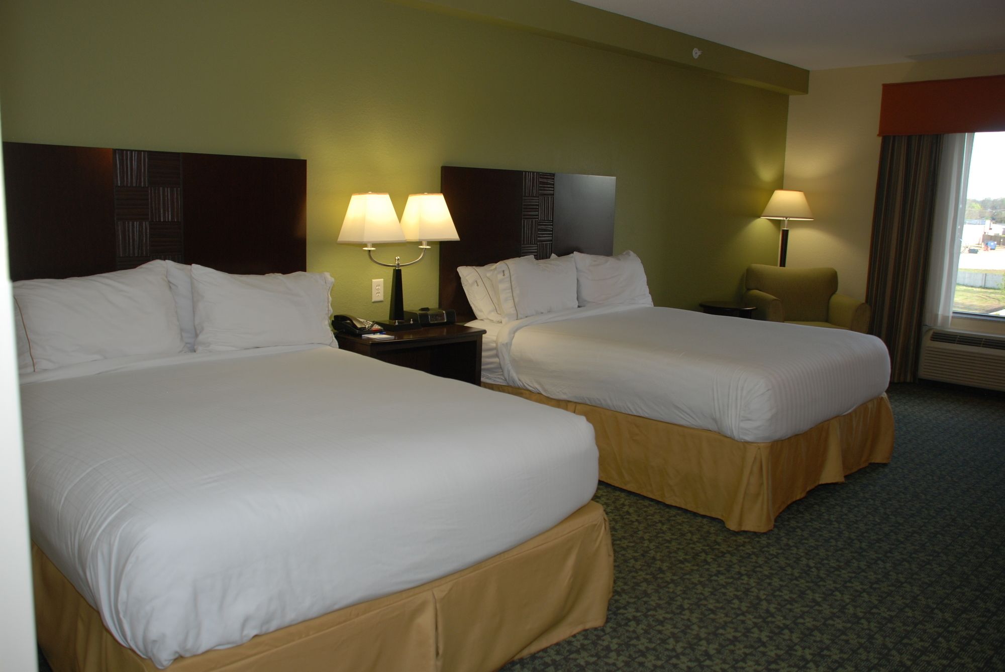 Holiday Inn Express Hotel & Suites Covington