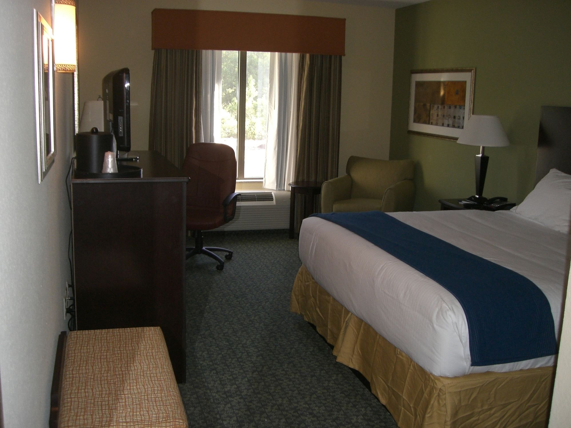 Holiday Inn Express Hotel & Suites Covington