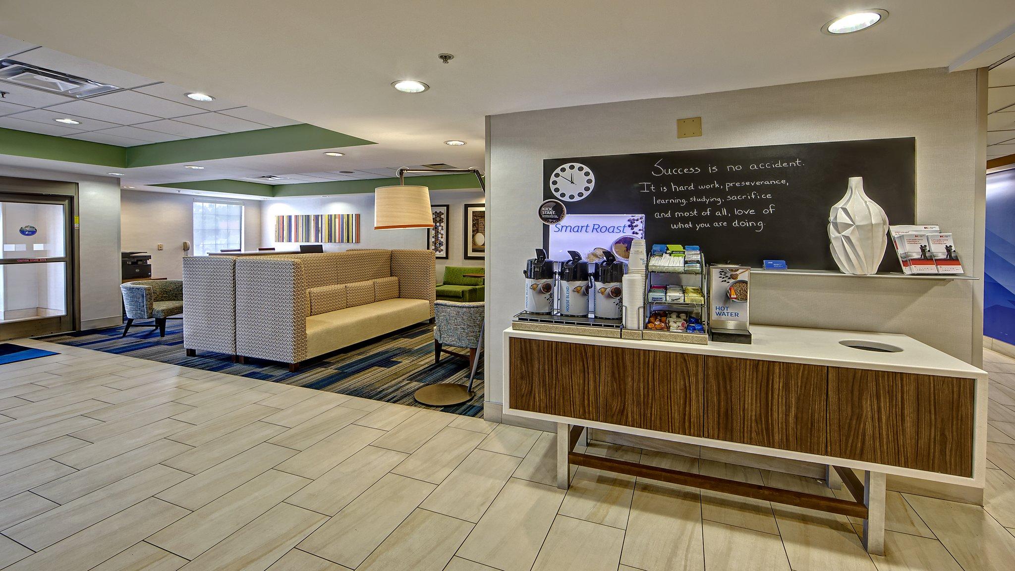 Holiday Inn Express Hotel & Suites Crossville