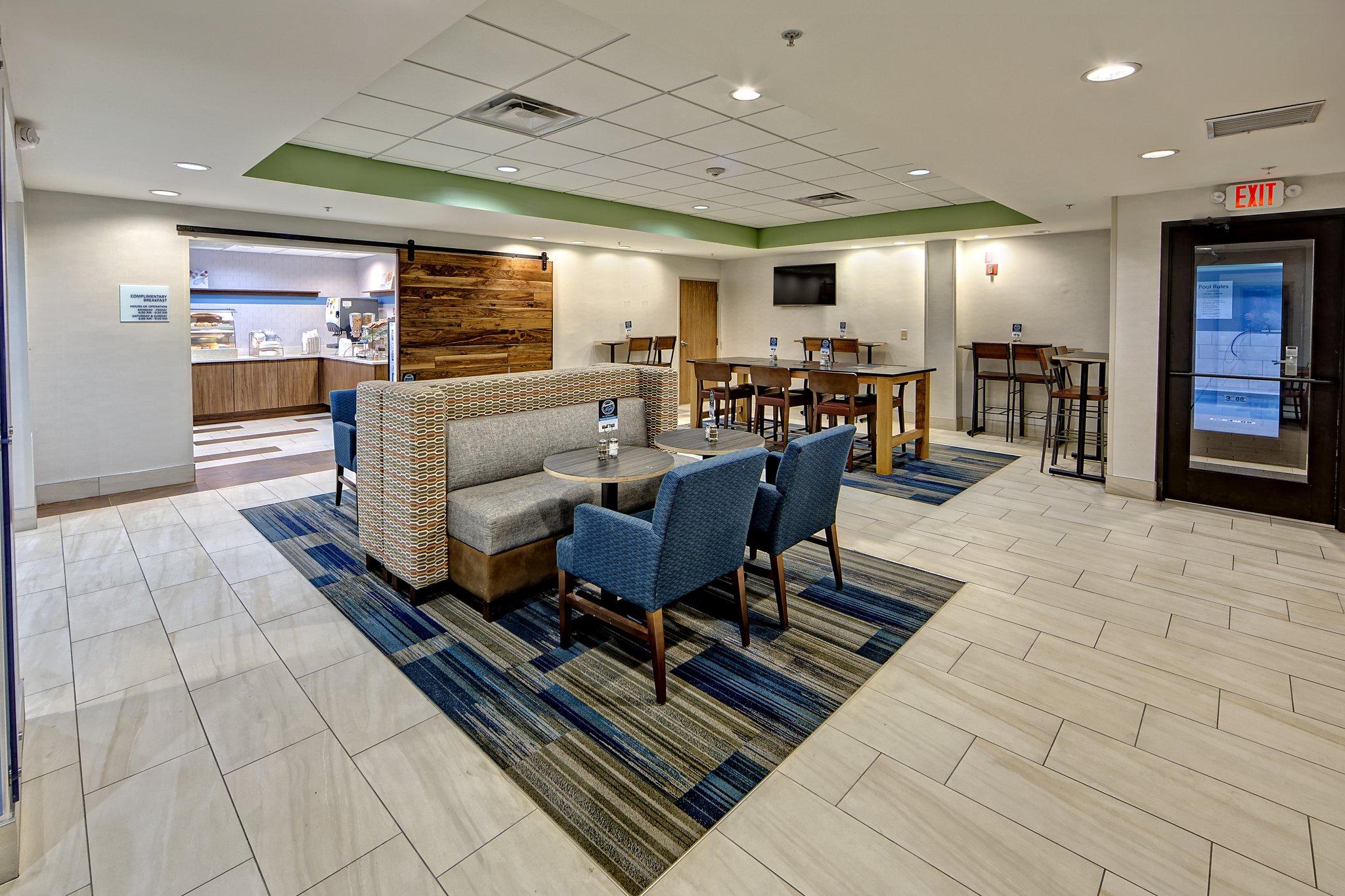 Holiday Inn Express Hotel & Suites Crossville