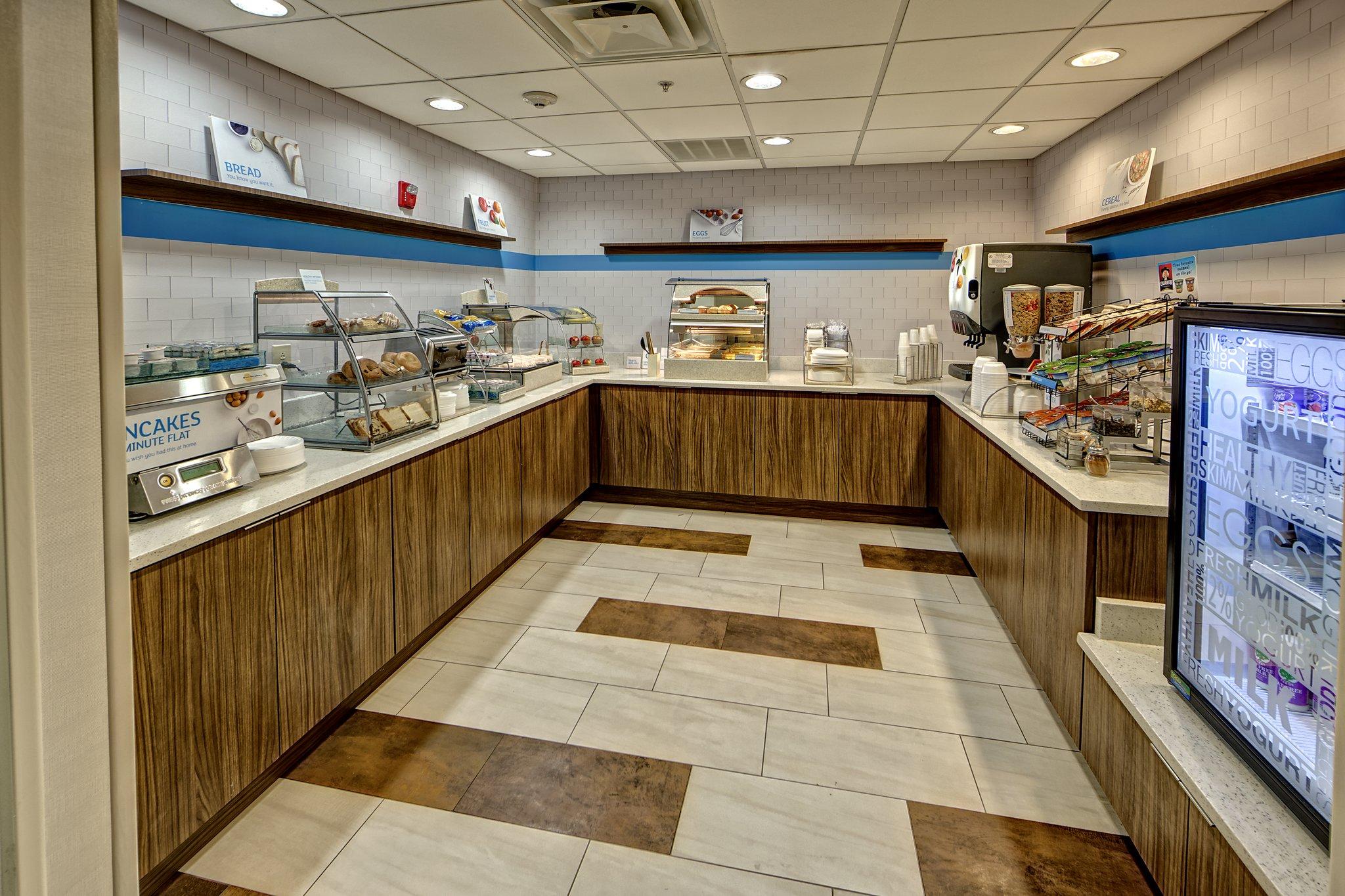 Holiday Inn Express Hotel & Suites Crossville