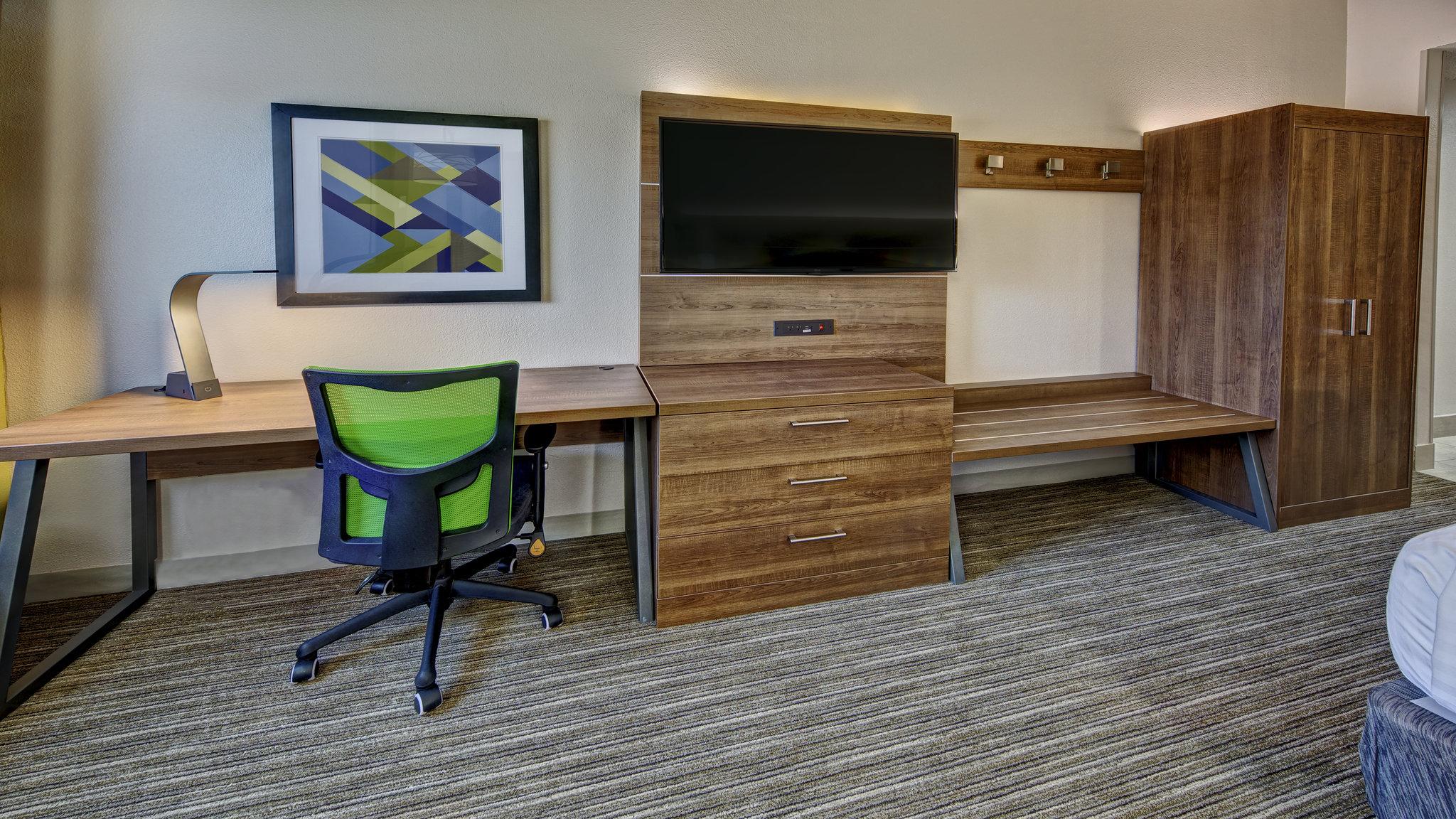Holiday Inn Express Hotel & Suites Crossville