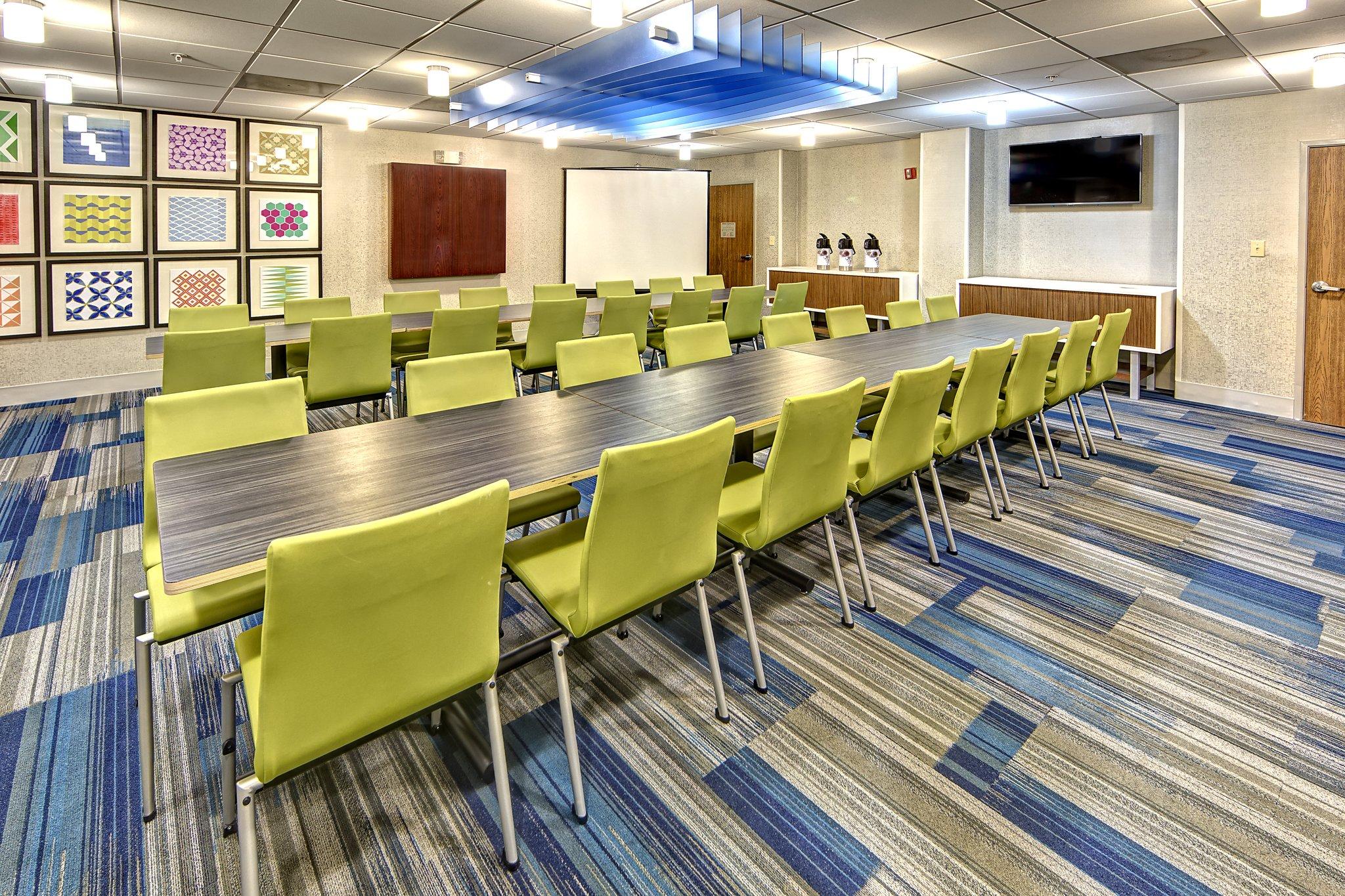 Holiday Inn Express Hotel & Suites Crossville