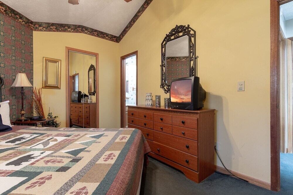 A Garden Blessing Cabin