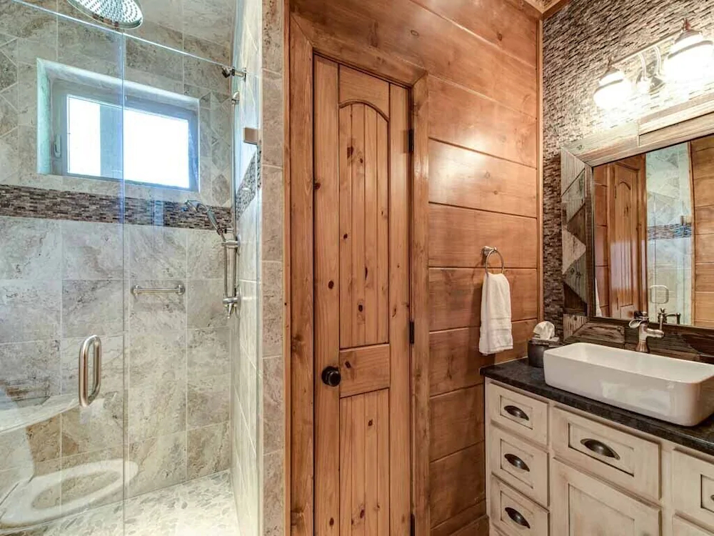 Bear Elegance Cabin